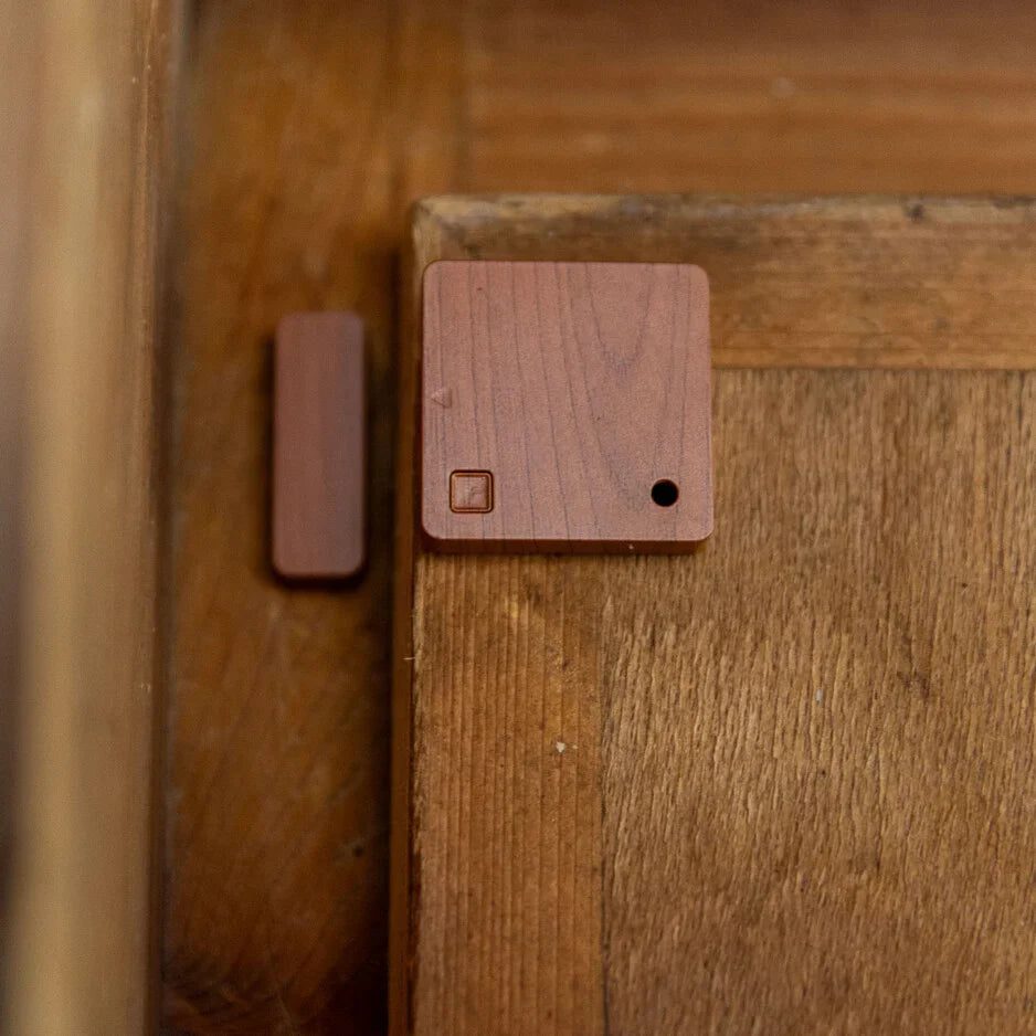 Shelly BLU Door/Window Negro y Marrón — Sensor Bluetooth Puerta/Ventana