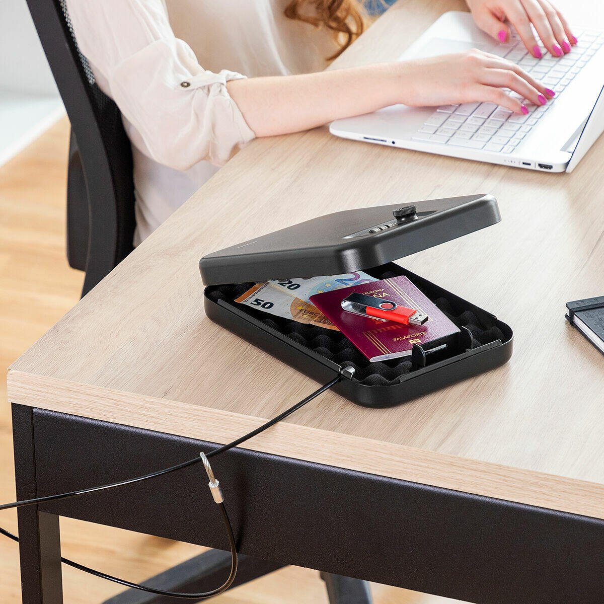Caja Fuerte Portátil con Cable de Seguridad Prisaven