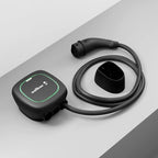 Cargador de coche eléctrico Wallbox Pulsar Max negro con cable Tipo 2; soporte ilustrativo no incluido en el precio.